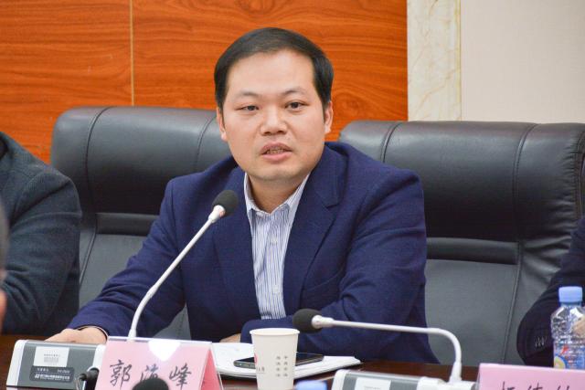 郭海峰强调,学院的发展与校友工作息息相关,学院将